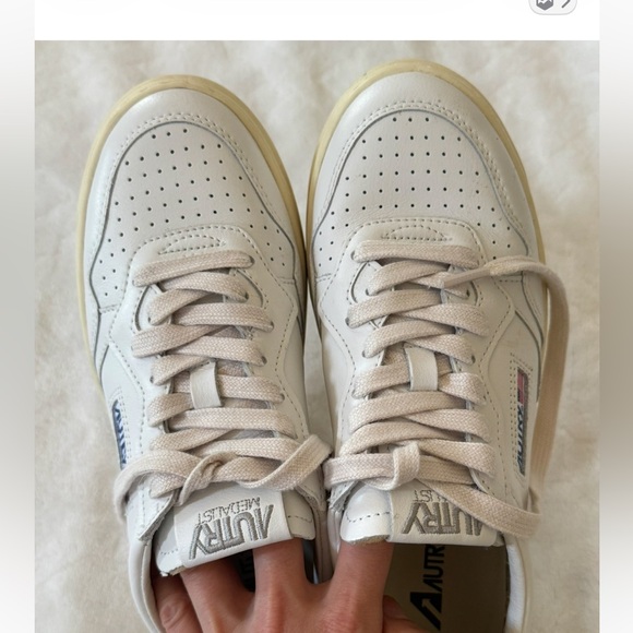 Autry White Leather Sneakers - Picture 2 of 4